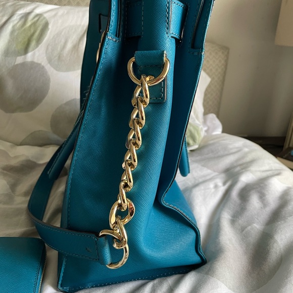 Adorable Michael Kors Turquoise handbag and matching wallet! - Picture 5 of 6